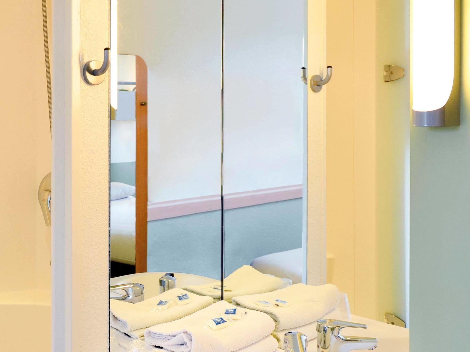 Ibis Budget Orleans Sud Comet Exterior photo