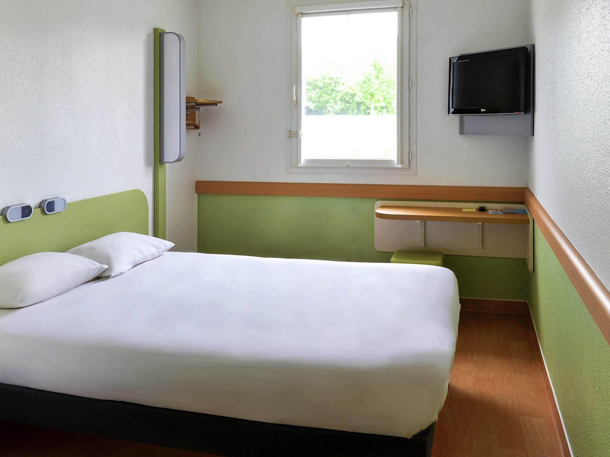 Ibis Budget Orleans Sud Comet Exterior photo